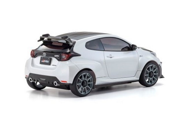 Kyosho 32640PW - AWD Toyota GRMN Yaris Circuit Package White (MA020-KT531P)