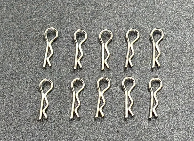 Marka Racing Body Clips 1/28 con Angolo a 30 Argento (10Pz)