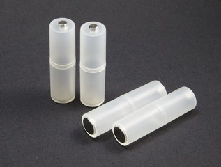 Marka Convertitore in Plastica per Batterie da AAA ad AA (4Pz)